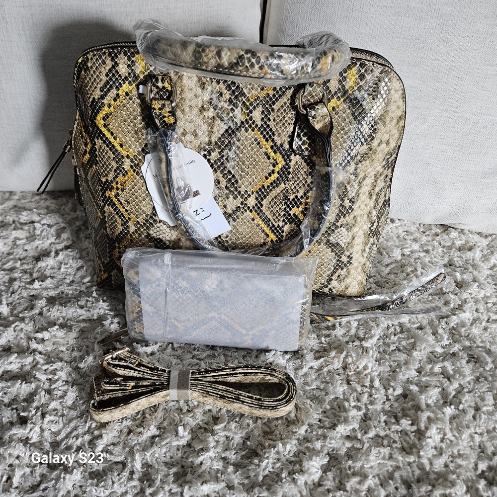 Classy Snakeskin Patterned HandBag